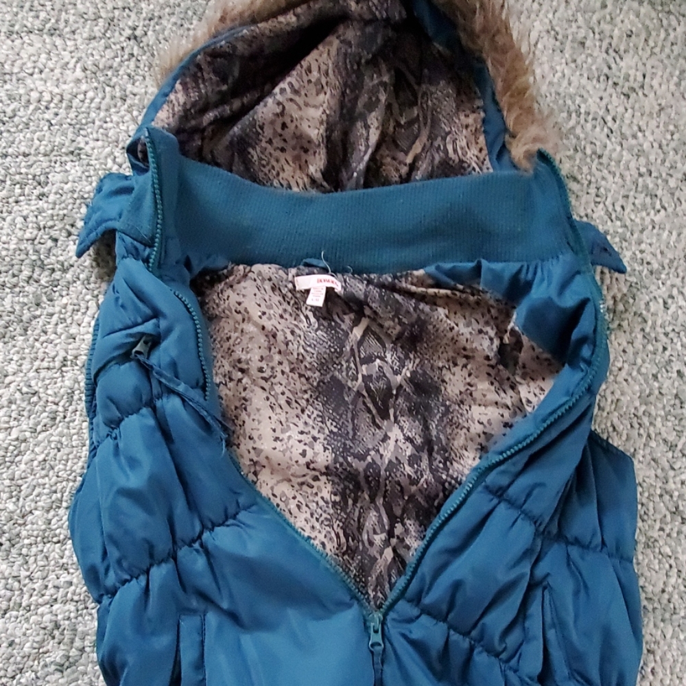 Vest - Picture 3 of 3